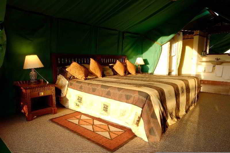 נאניוקי Sweetwaters Serena Camp מראה חיצוני תמונה