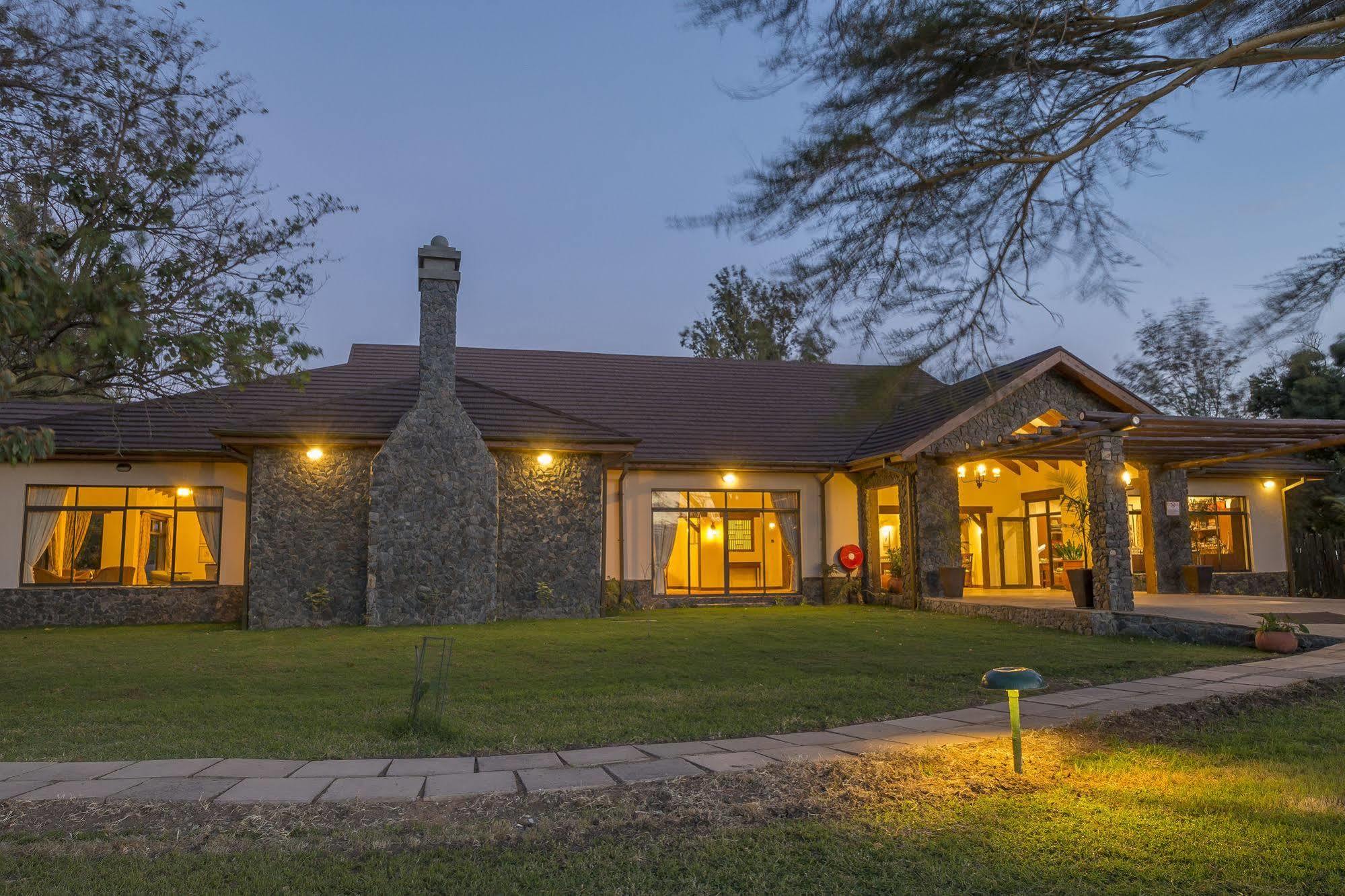 נאניוקי Sweetwaters Serena Camp מראה חיצוני תמונה