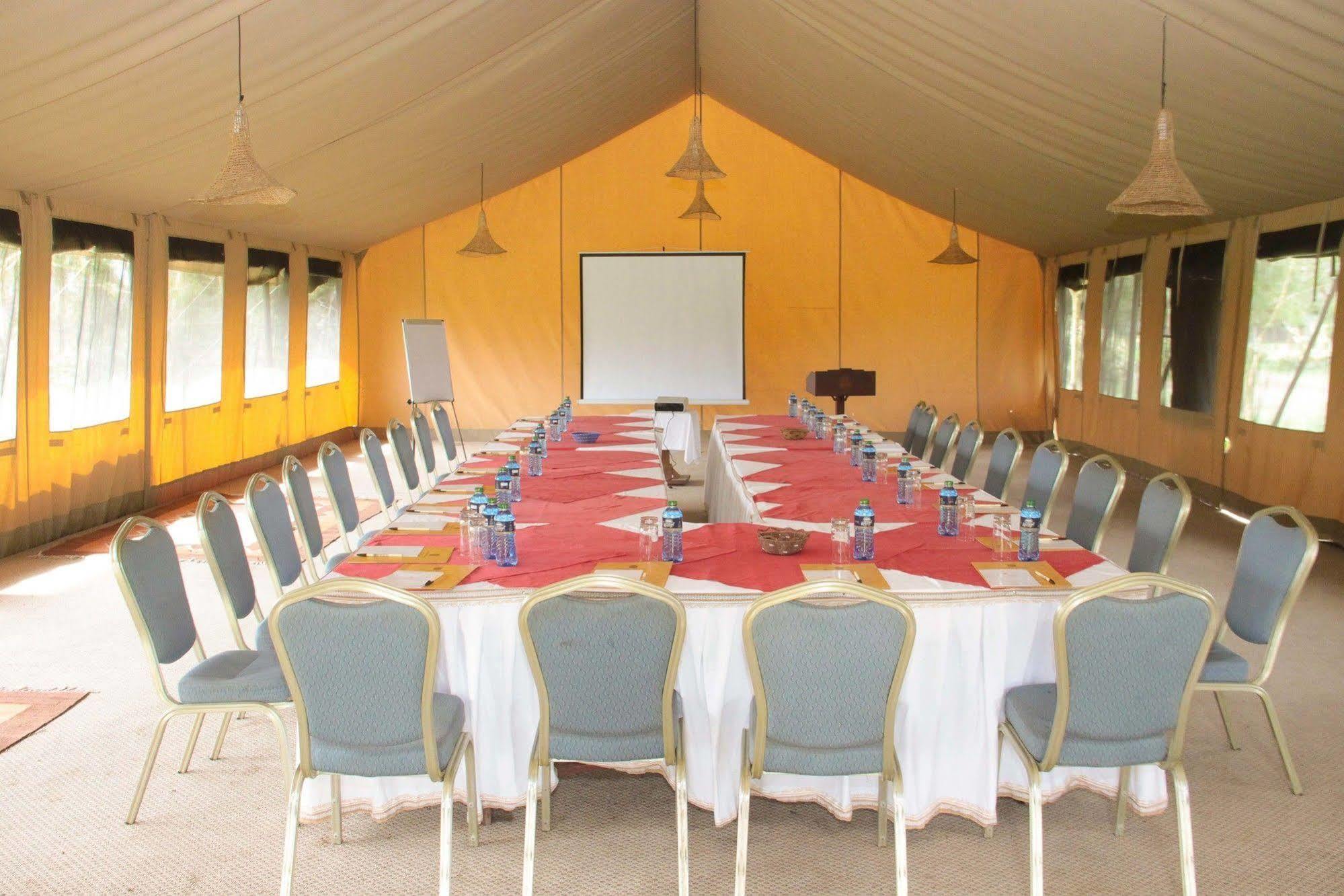 נאניוקי Sweetwaters Serena Camp מראה חיצוני תמונה